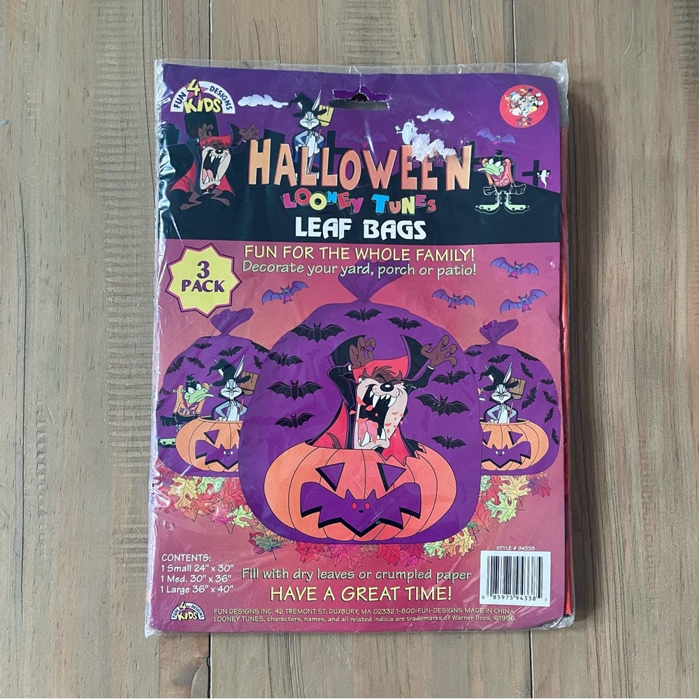 Halloween Looney Tunes Vintage 1996 Leaf Bags Packaged Unopened Decoration